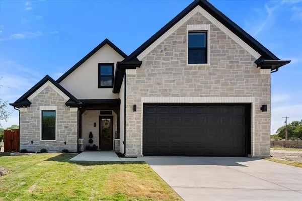 $559,900 | 122 Yvonne Street, Red Oak, TX 75154