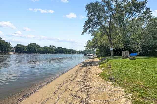 $368,500 | 3807 McCabe Street, Crystal Lake, IL 60014