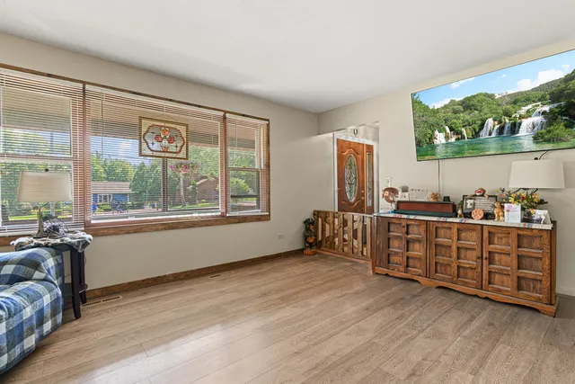 $368,500 | 3807 McCabe Street, Crystal Lake, IL 60014