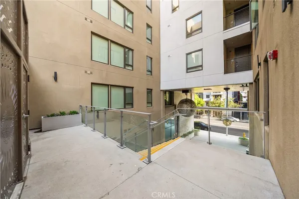 $1,599,000 | 709 East Walnut Street, Unit 417, Pasadena, CA 91101