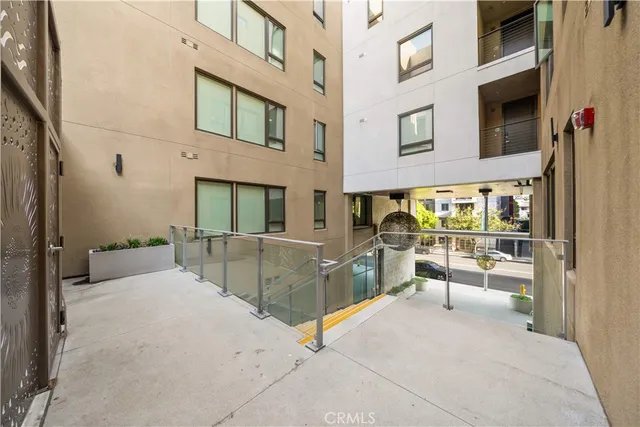 $1,599,000 | 709 East Walnut Street, Unit 417, Pasadena, CA 91101