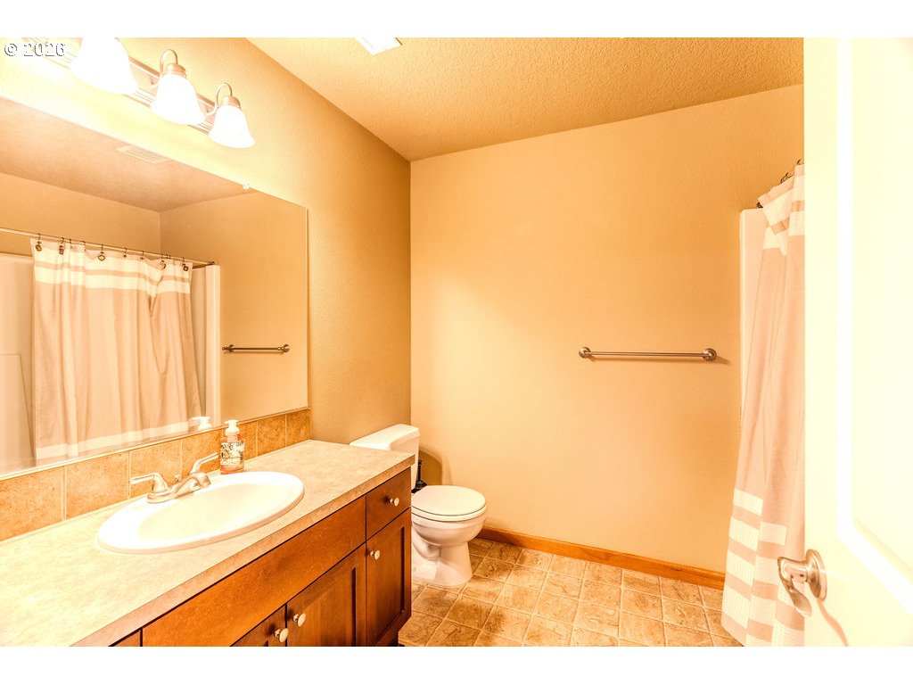 703 Southeast Anderson Lane Gresham, OR 97080 - Photo 26 of 33