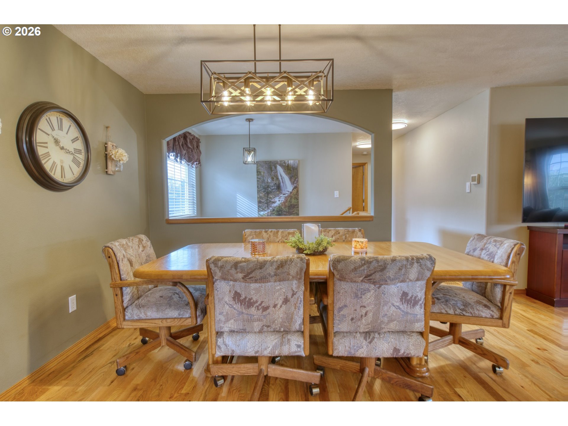 435 South 8th Street St. Helens, OR 97051 - Photo 11 of 39 a view of a dining room with furniture and a chandelier