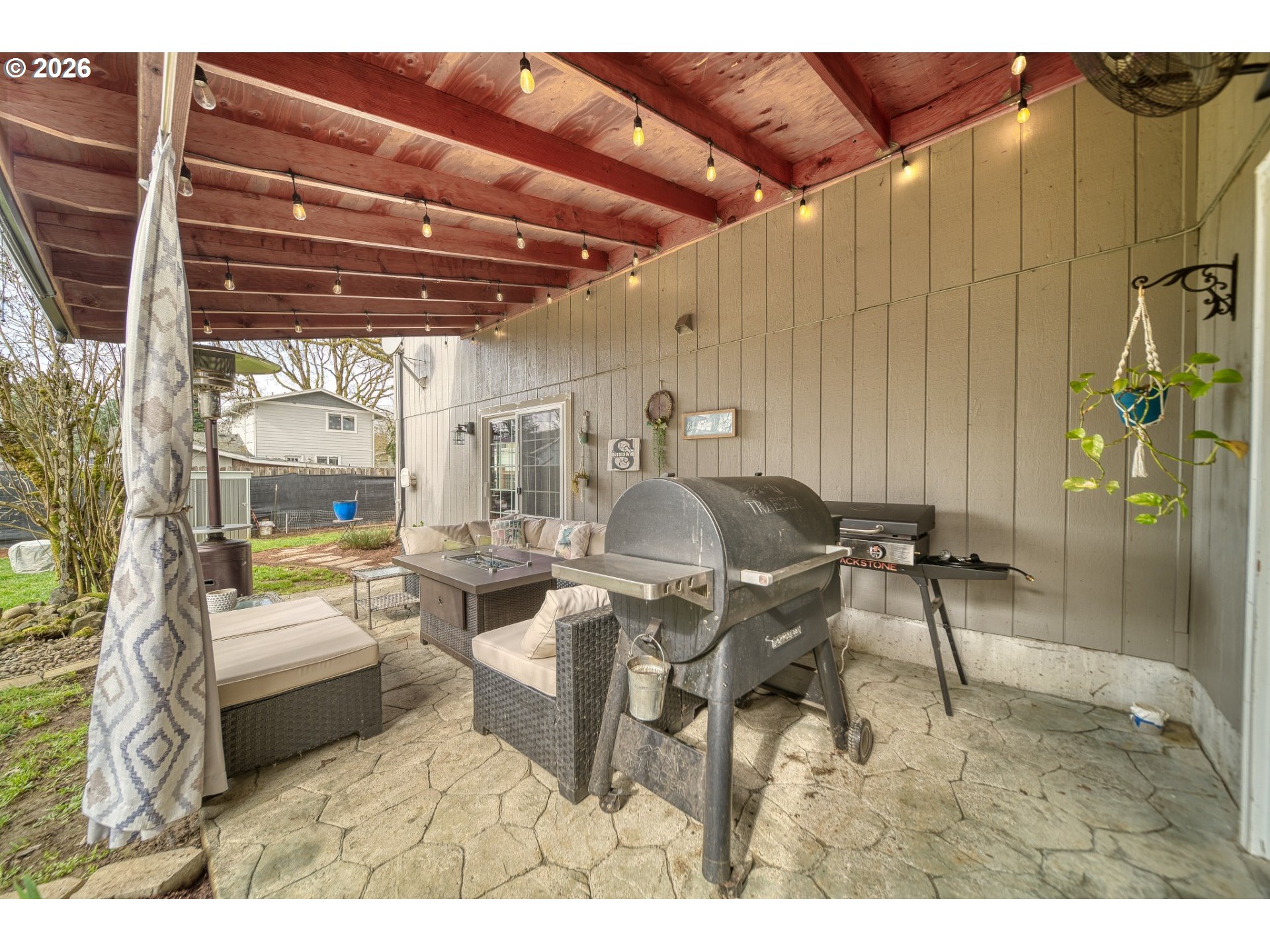 435 South 8th Street St. Helens, OR 97051 - Photo 33 of 39 a living room with lots of furniture and a chandelier