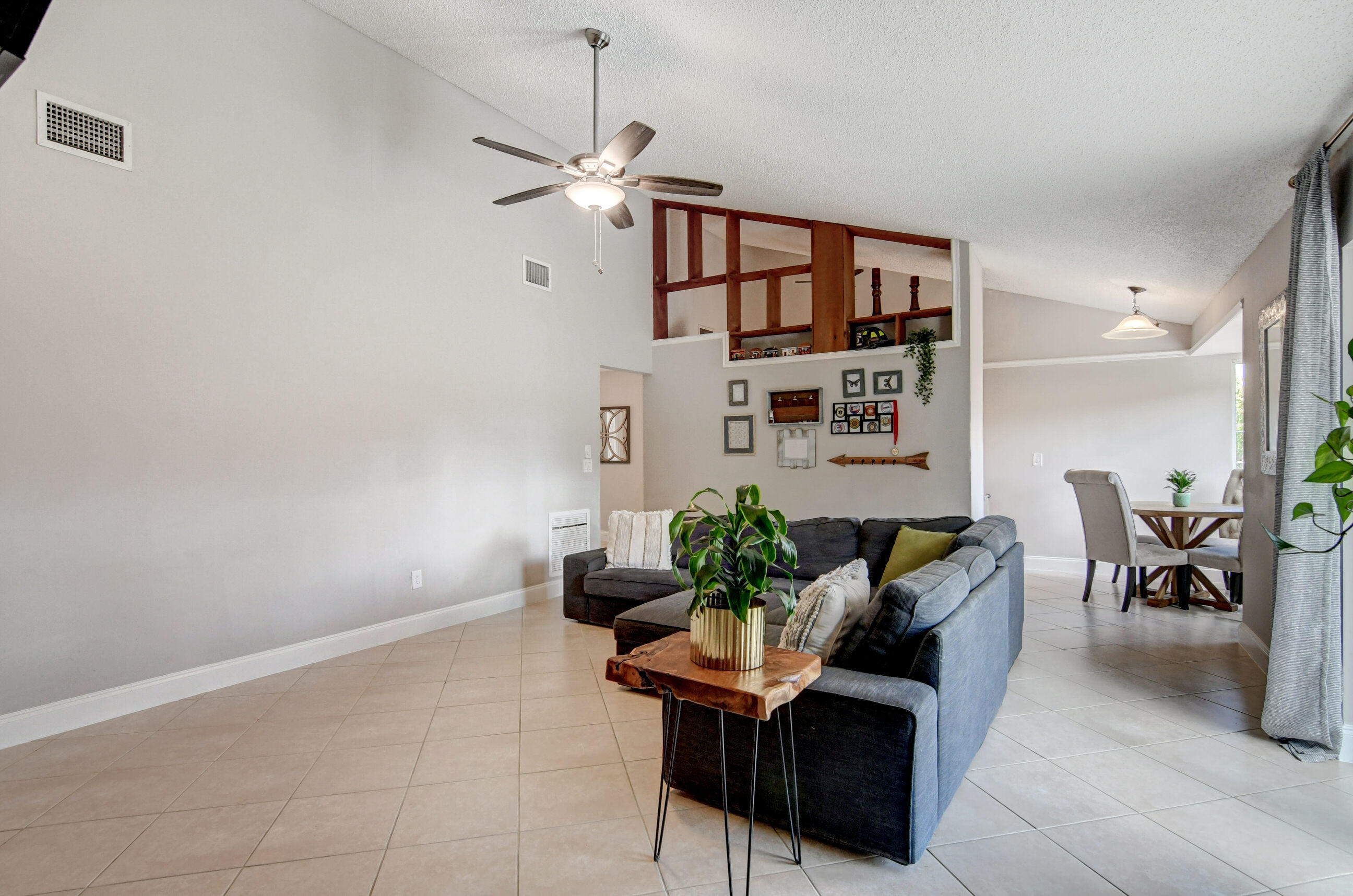 1298 Westover Road West Palm Beach, FL 33417 - Photo 7 of 19 Living 2