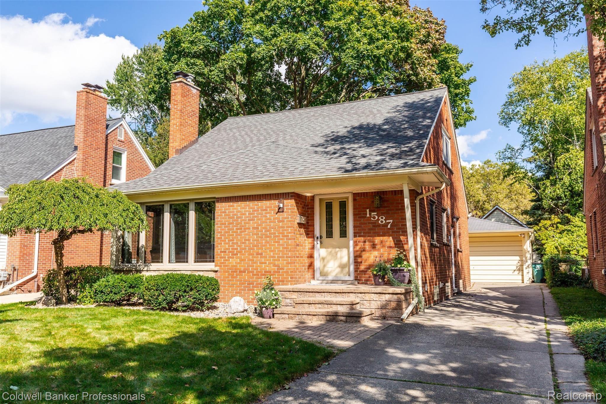 1587 Mansfield Road Birmingham, MI 48009 - Photo 3 of 43 592A1866-2.jpg