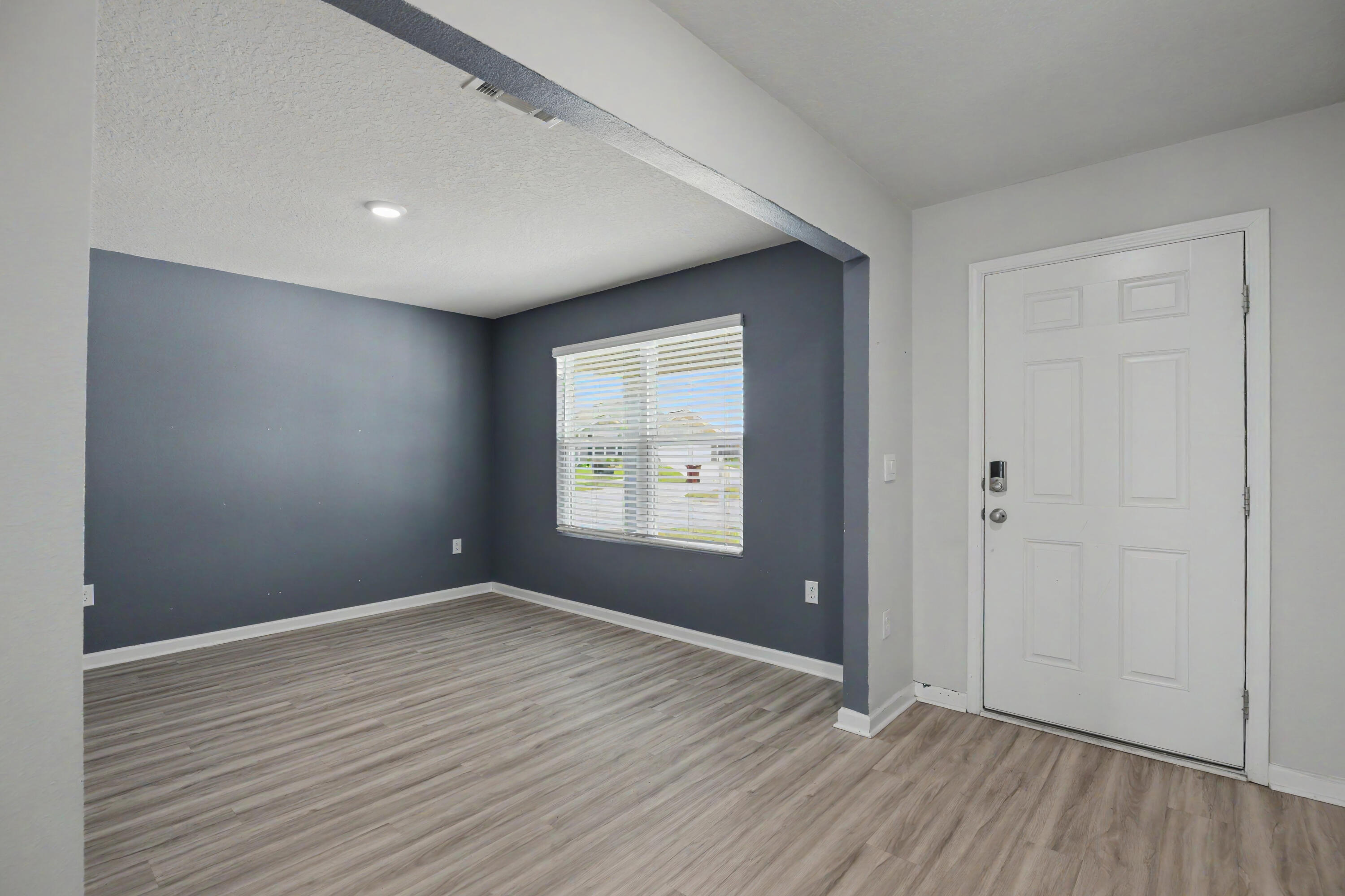 937 Sandbar Loop Crestview, FL 32539 - Photo 4 of 57 4-04