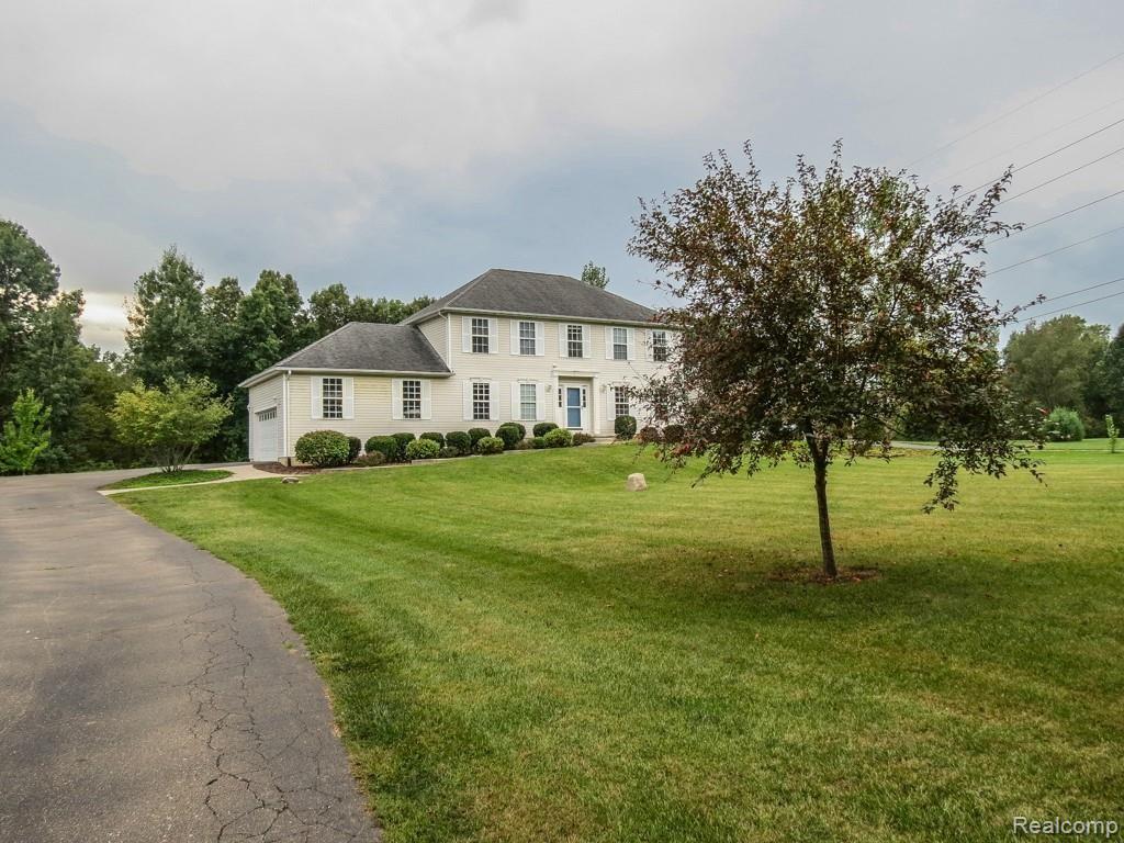 12037 North Territorial Road Dexter, MI 48130 - Photo 2 of 28 IMG_4193-2.jpg