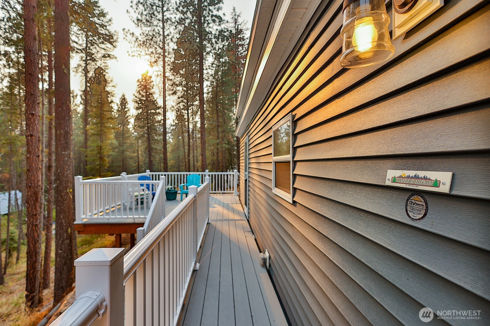 21512 Camp 12 Road Leavenworth, WA 98826 - Photo 23 of 40 a view of balcony with furniture