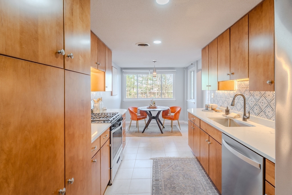 255 North Road, Unit 200 Chelmsford, MA 01824 - Photo 12 of 33 Gallery Image 12