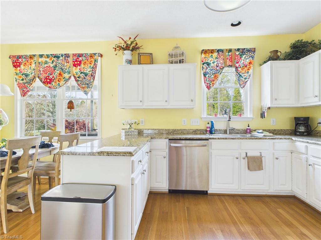 4212 Suffolk Trail Greensboro, NC 27407 - Photo 12 of 40