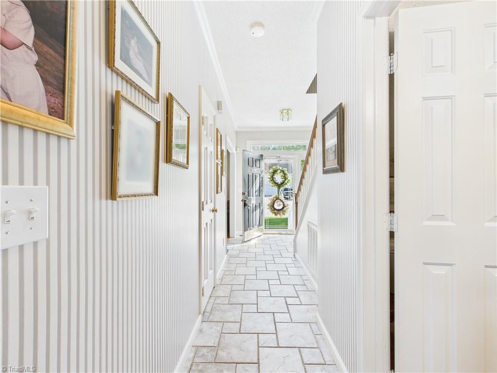 4212 Suffolk Trail Greensboro, NC 27407 - Photo 19 of 40