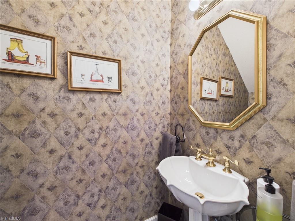 4212 Suffolk Trail Greensboro, NC 27407 - Photo 20 of 40