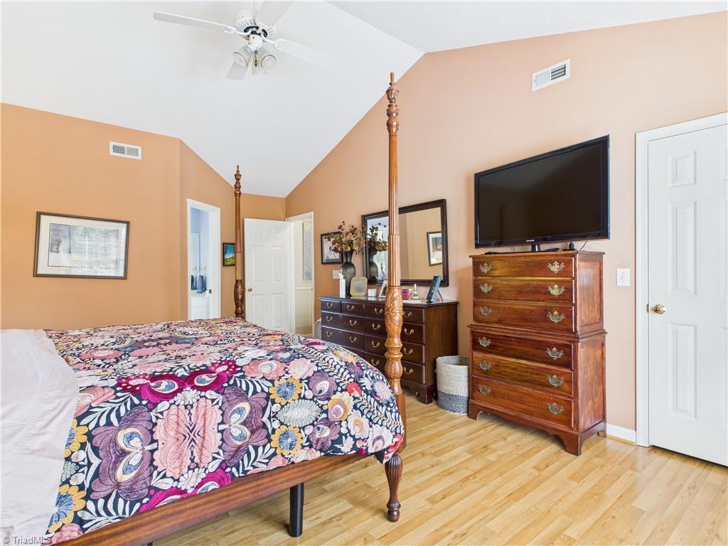 4212 Suffolk Trail Greensboro, NC 27407 - Photo 29 of 40