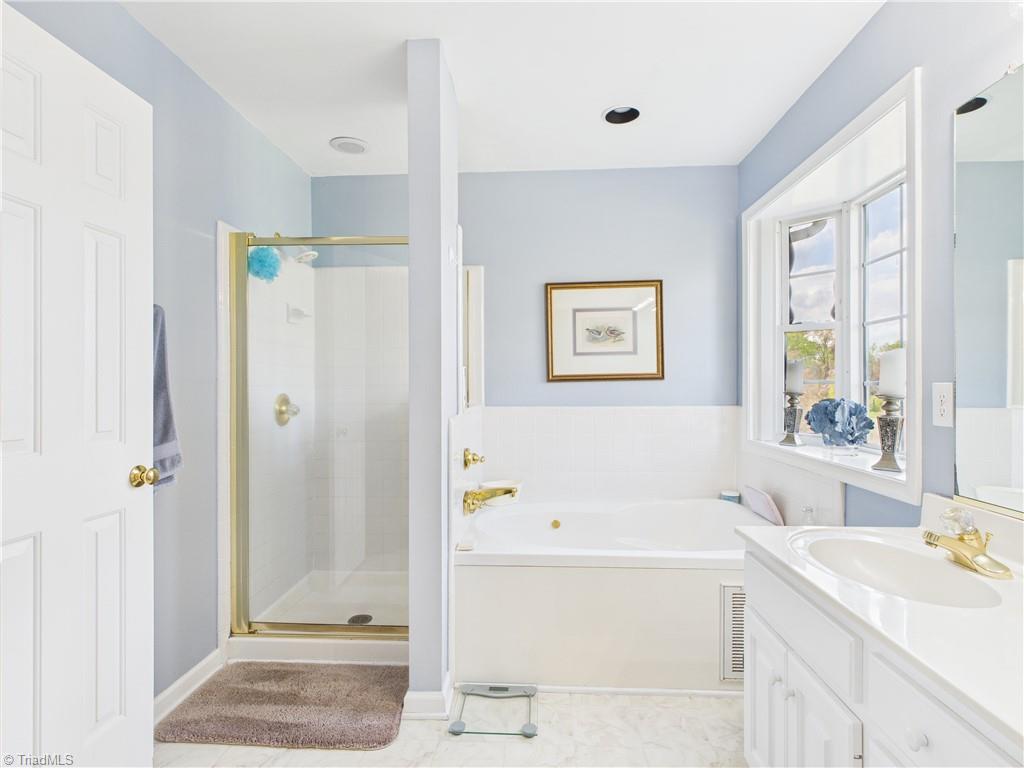 4212 Suffolk Trail Greensboro, NC 27407 - Photo 31 of 40