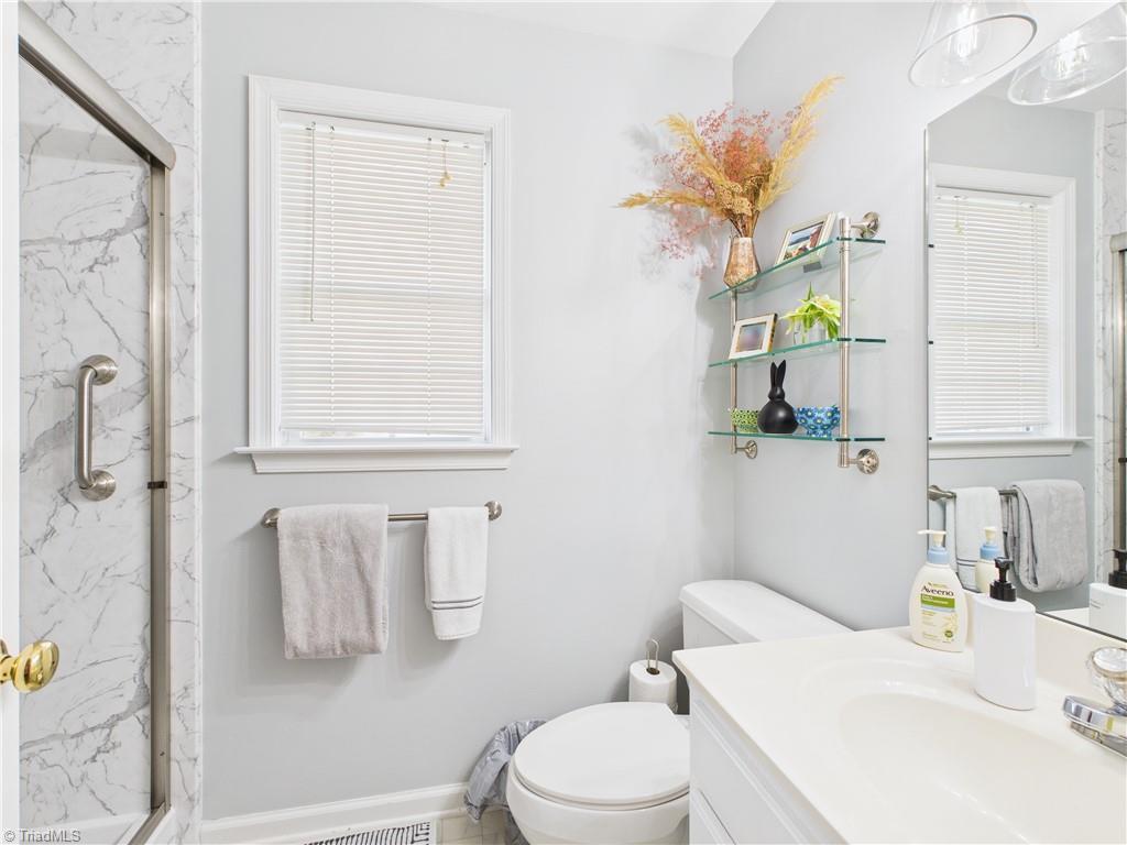 4212 Suffolk Trail Greensboro, NC 27407 - Photo 32 of 40