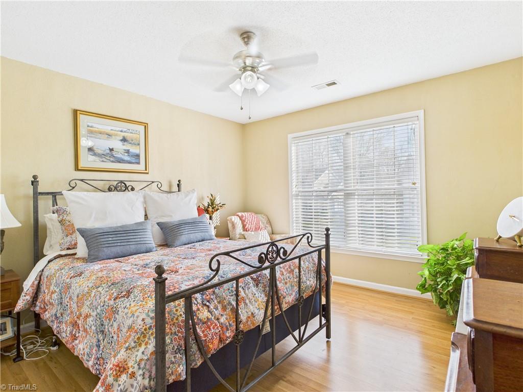 4212 Suffolk Trail Greensboro, NC 27407 - Photo 33 of 40