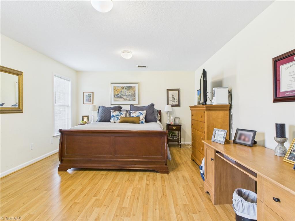 4212 Suffolk Trail Greensboro, NC 27407 - Photo 36 of 40