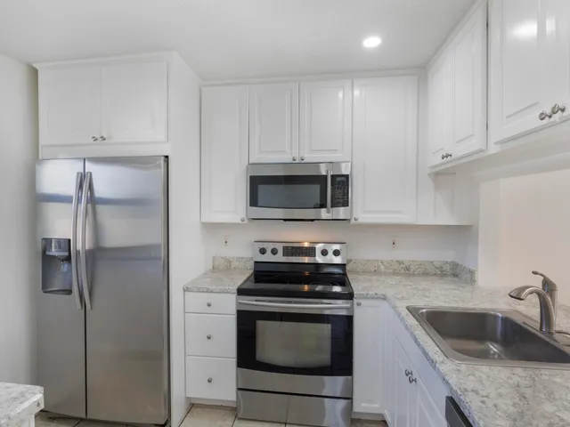 $259,900 | 151 Northwest 93rd Avenue, Unit 151, Pembroke Pines, FL 33024