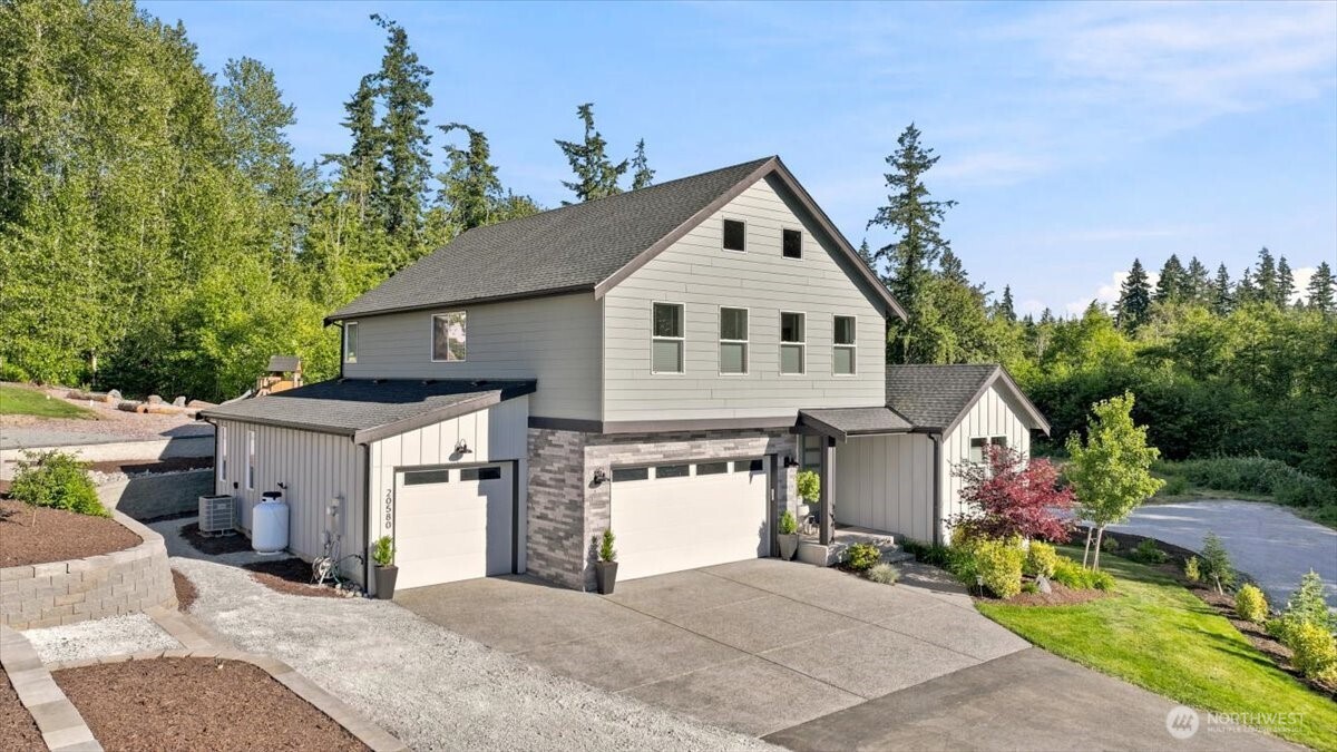 20580 Sinnes Road Mount Vernon, WA 98274 - Photo 1 of 39 a front view of a house with a yard