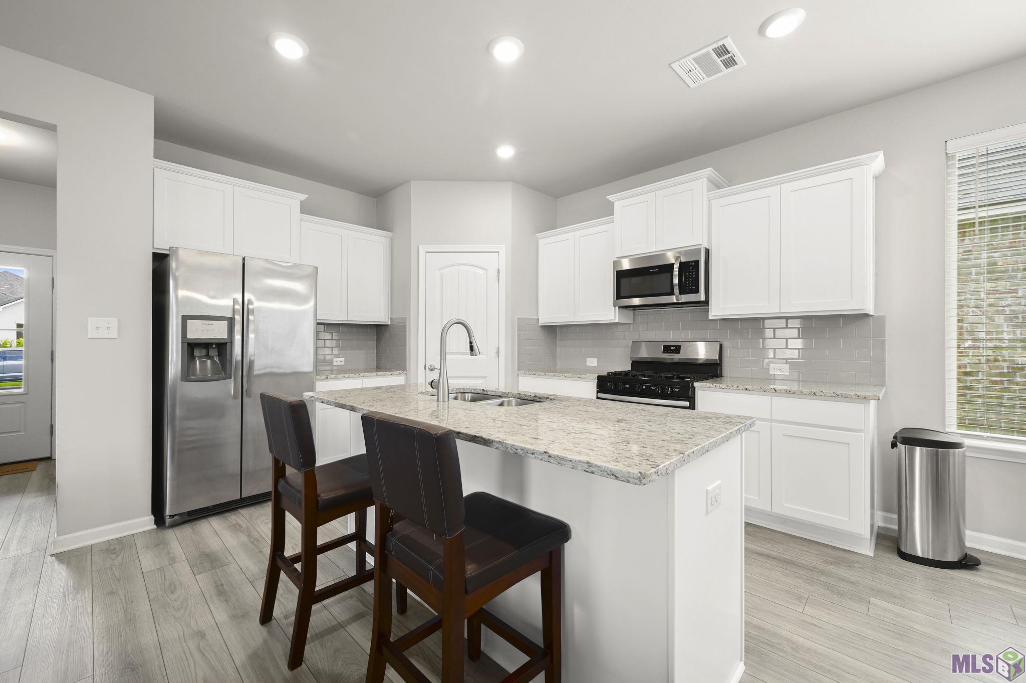 1102 Foxtail Drive Baton Rouge, LA 70820 - Photo 3 of 20