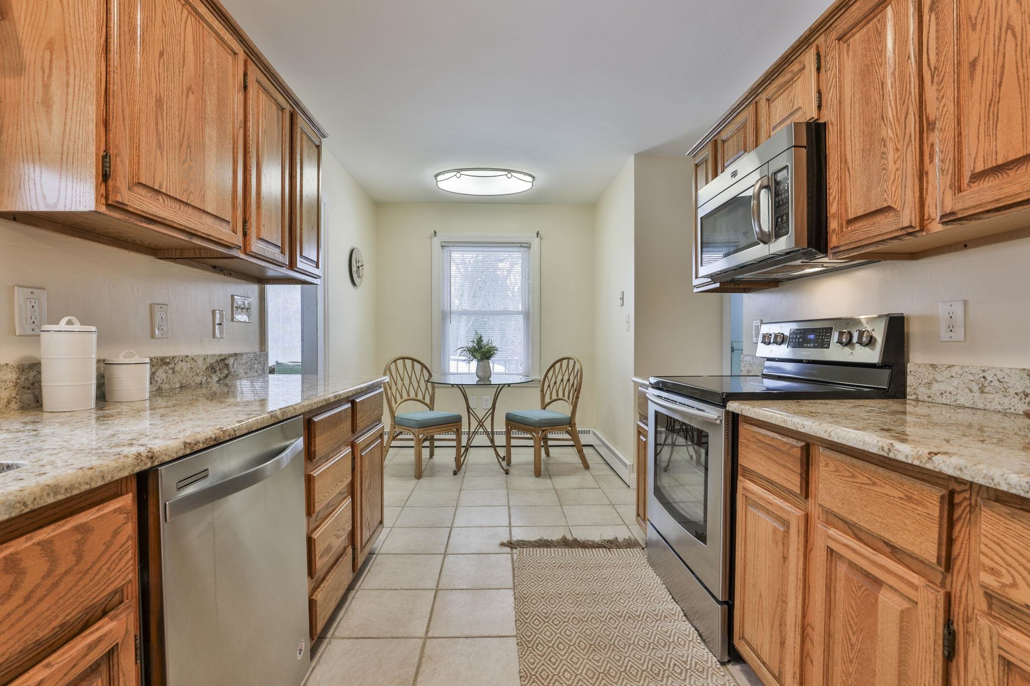 305 Blodget Street Manchester, NH 03104 - Photo 14 of 31