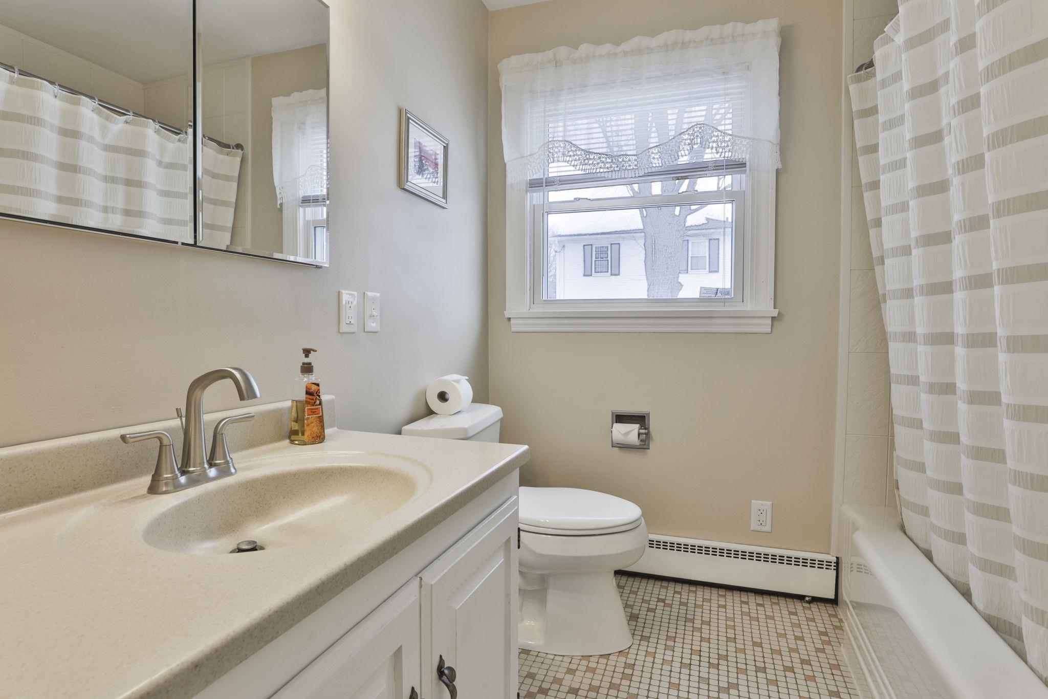 305 Blodget Street Manchester, NH 03104 - Photo 25 of 31