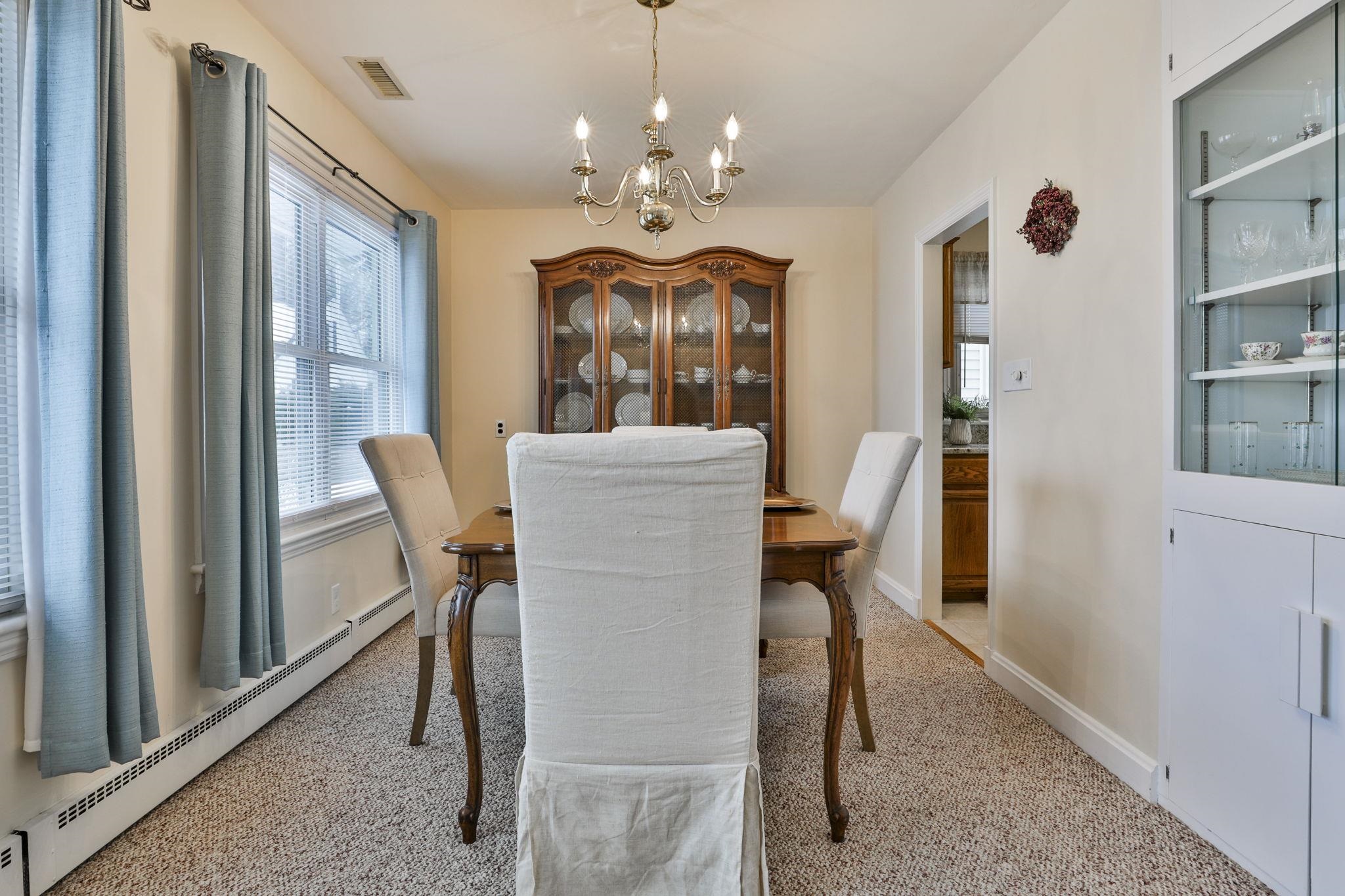 305 Blodget Street Manchester, NH 03104 - Photo 8 of 31