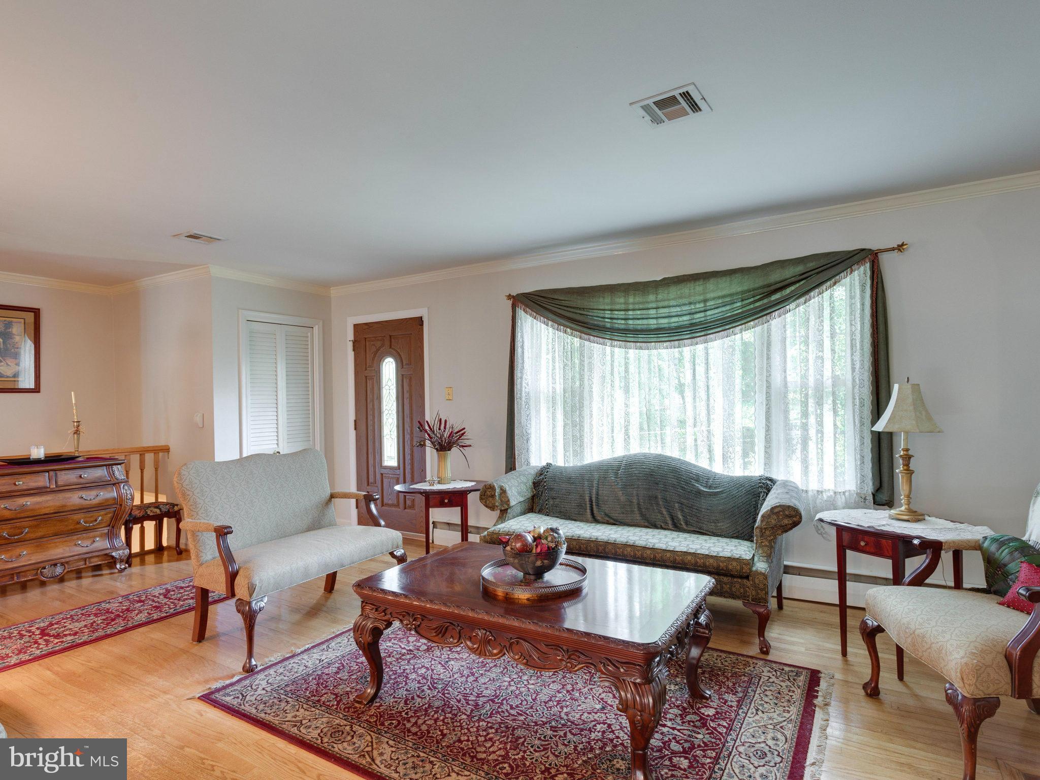 8119 Higham Road Lorton, VA 22079 - Photo 8 of 27 Living Room