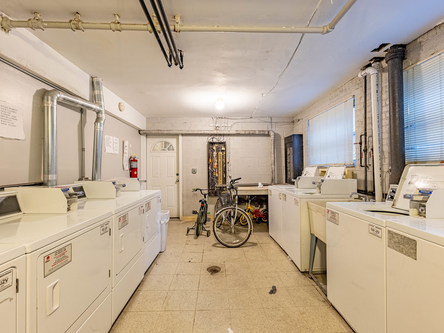 2205 West Highland Avenue, Unit 2N Chicago, IL 60659 - Photo 10 of 12