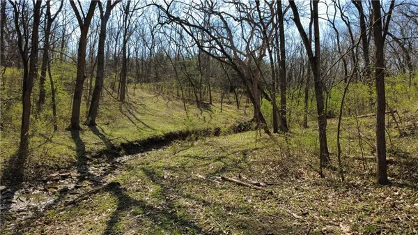 $219,000 | 1611 Sunrise Drive, Smithville, MO 64089