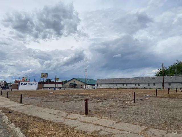 $225,000 | 326 East 2nd Street, Weiser, ID 83672