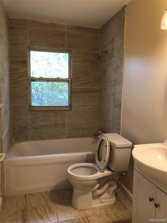 21150 Stahelin Road Southfield, MI 48075 - Photo 13 of 19 Photo Nov 09, 12 14 14 PM.jpg