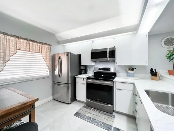 $3,000 | 301 Ocean Bluffs Boulevard, Unit 202, Jupiter, FL 33477