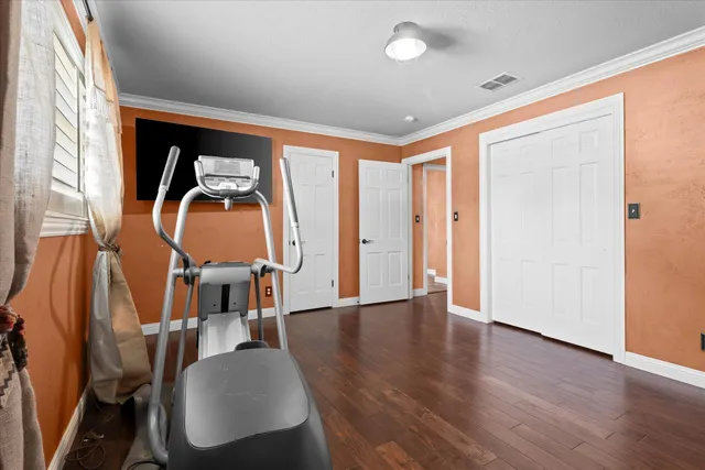 wooden floor in an empty room with wooden floor
