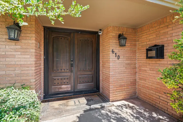 a view of entryway door of the house