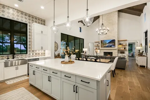 $1,125,000 | 11 Peace Pipe, Wimberley, TX 78676