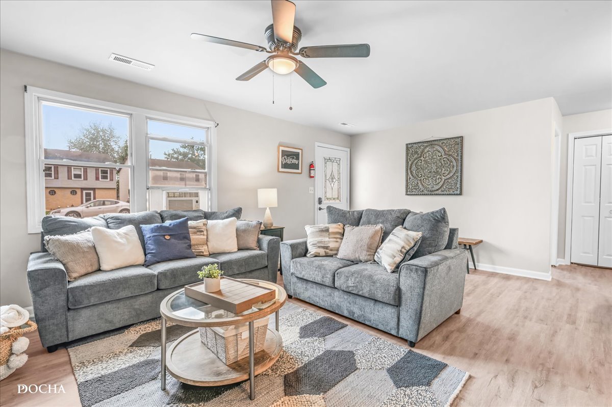 950 North Brainard Street Naperville, IL 60563 - Photo 3 of 23