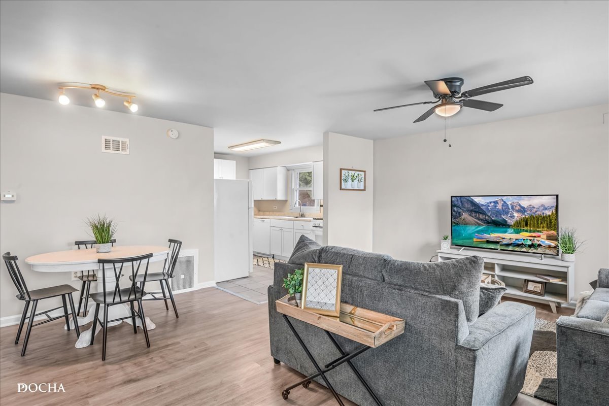 950 North Brainard Street Naperville, IL 60563 - Photo 4 of 23