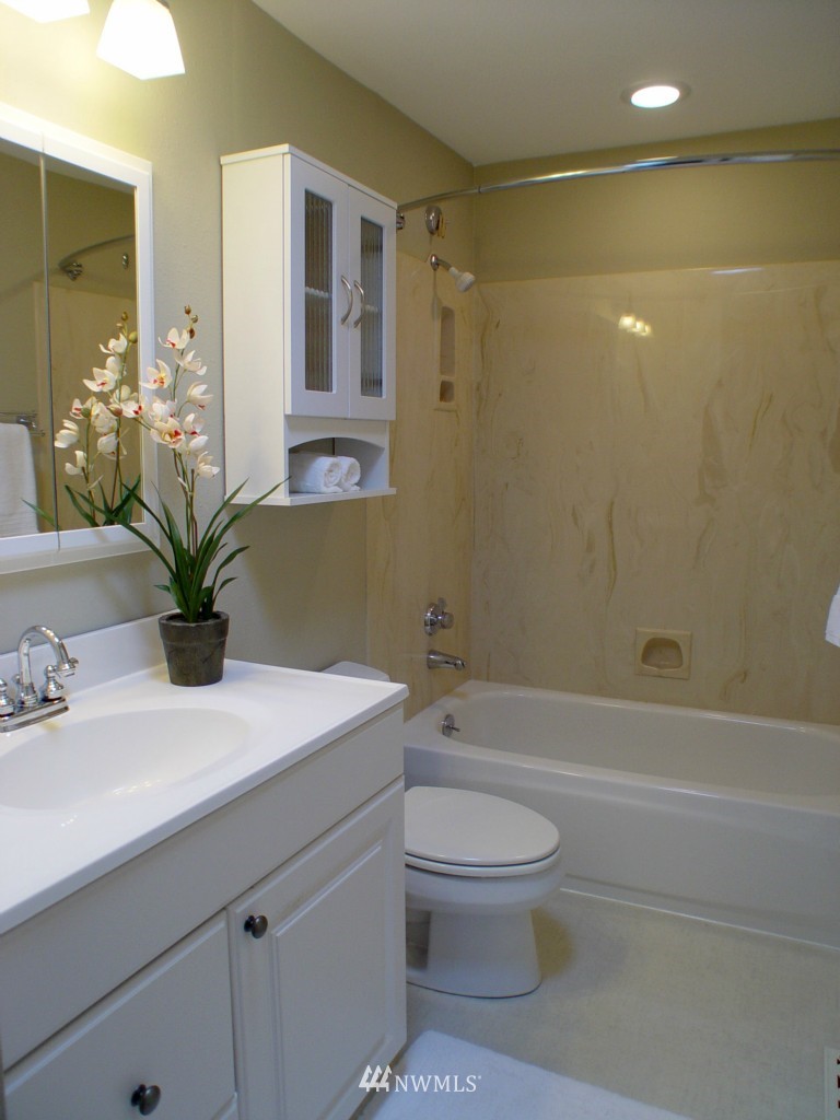 13019 Southeast 188th Place Renton, WA 98058 - Photo 10 of 15 Gallery Image 10