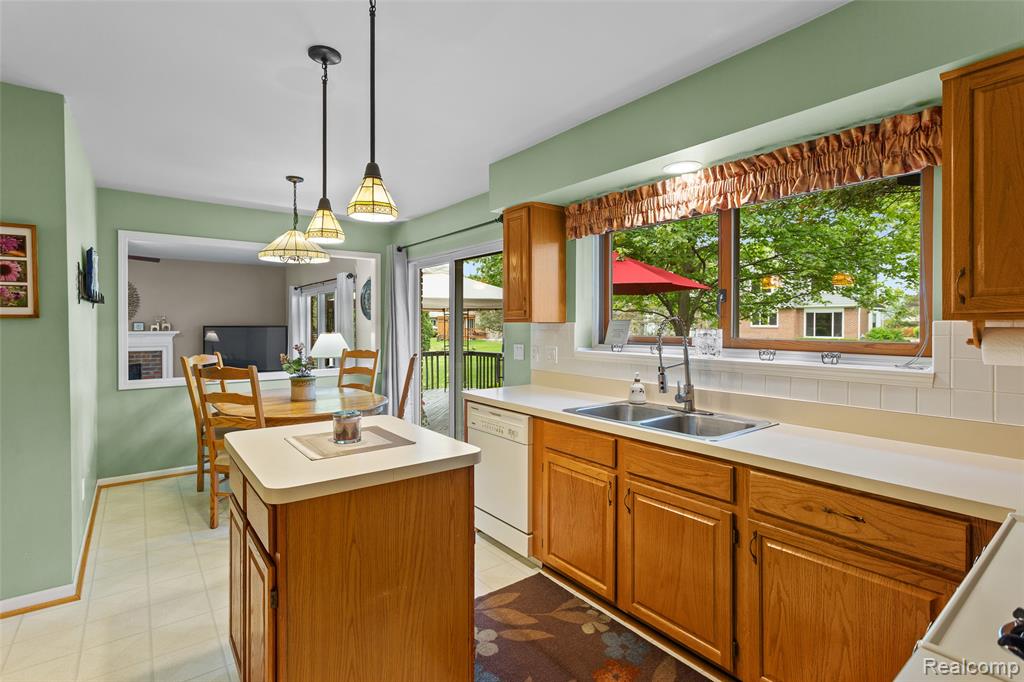45785 Bryn Mawr Road Canton, MI 48187 - Photo 4 of 26