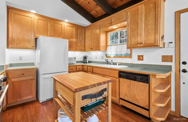 $698,000 | 2480 Sierra House Trail, South Lake Tahoe, CA 96150