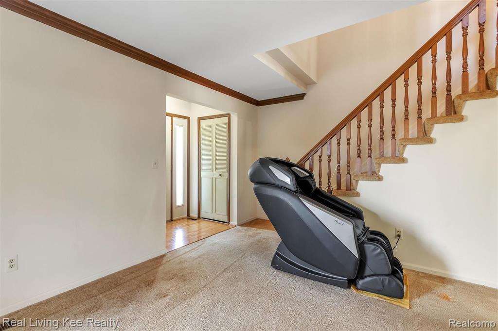 144 Meadow Ln Circle Rochester Hills, MI 48307 - Photo 10 of 36