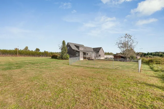 $390,000 | 1071 Little Mountain Road, Wellford, SC 29385