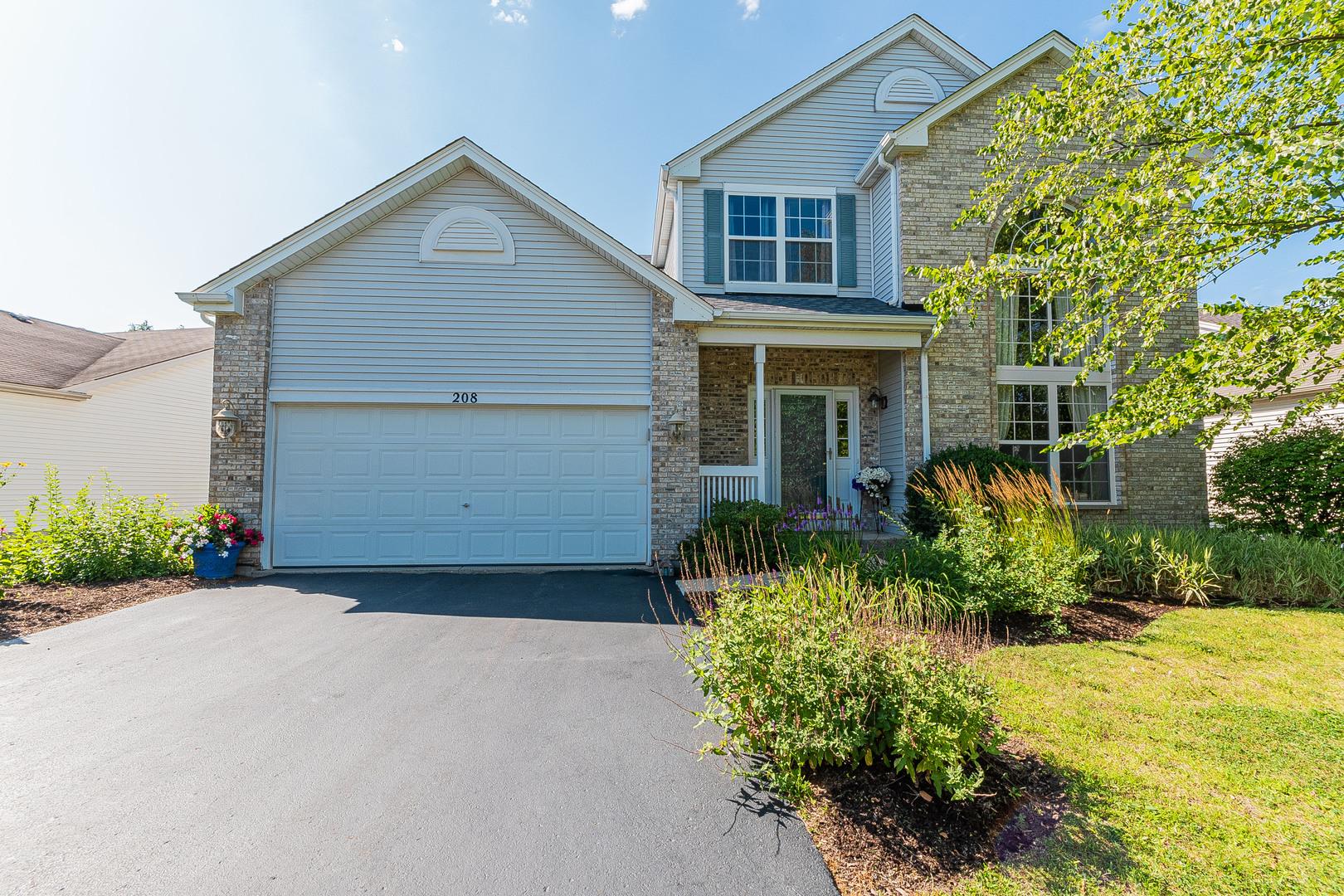 208 Spring Valley Way Round Lake, IL 60073 - Photo 2 of 32
