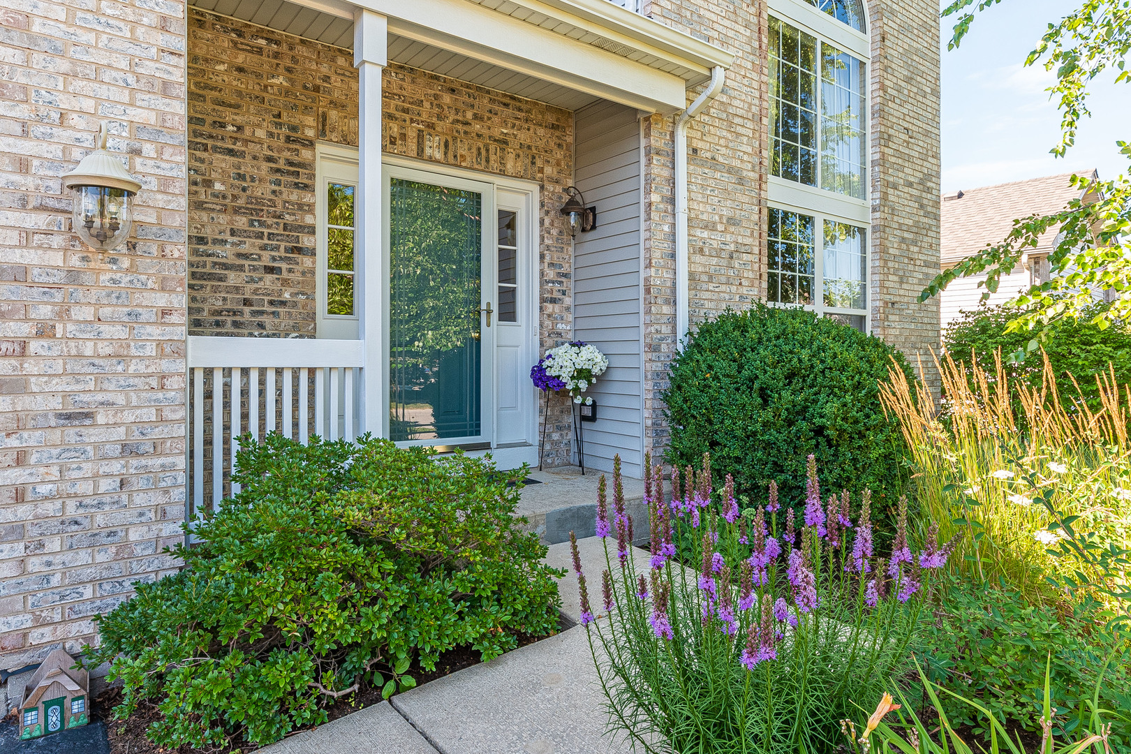 208 Spring Valley Way Round Lake, IL 60073 - Photo 3 of 32