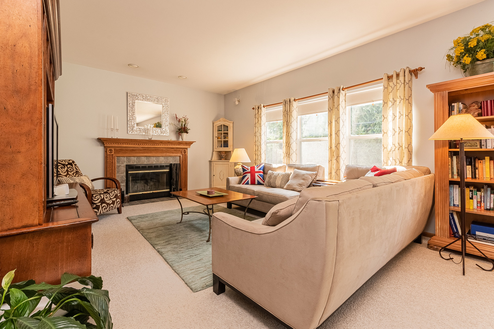 208 Spring Valley Way Round Lake, IL 60073 - Photo 10 of 32