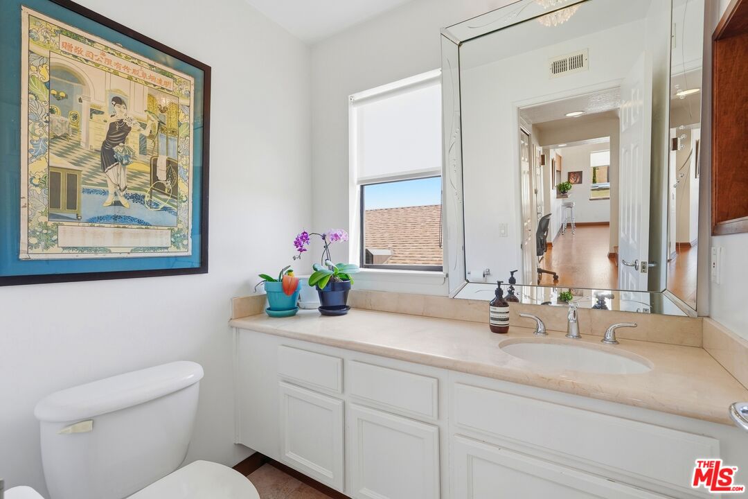 432 South Hamel Road, Unit 303 Los Angeles, CA 90048 - Photo 22 of 26