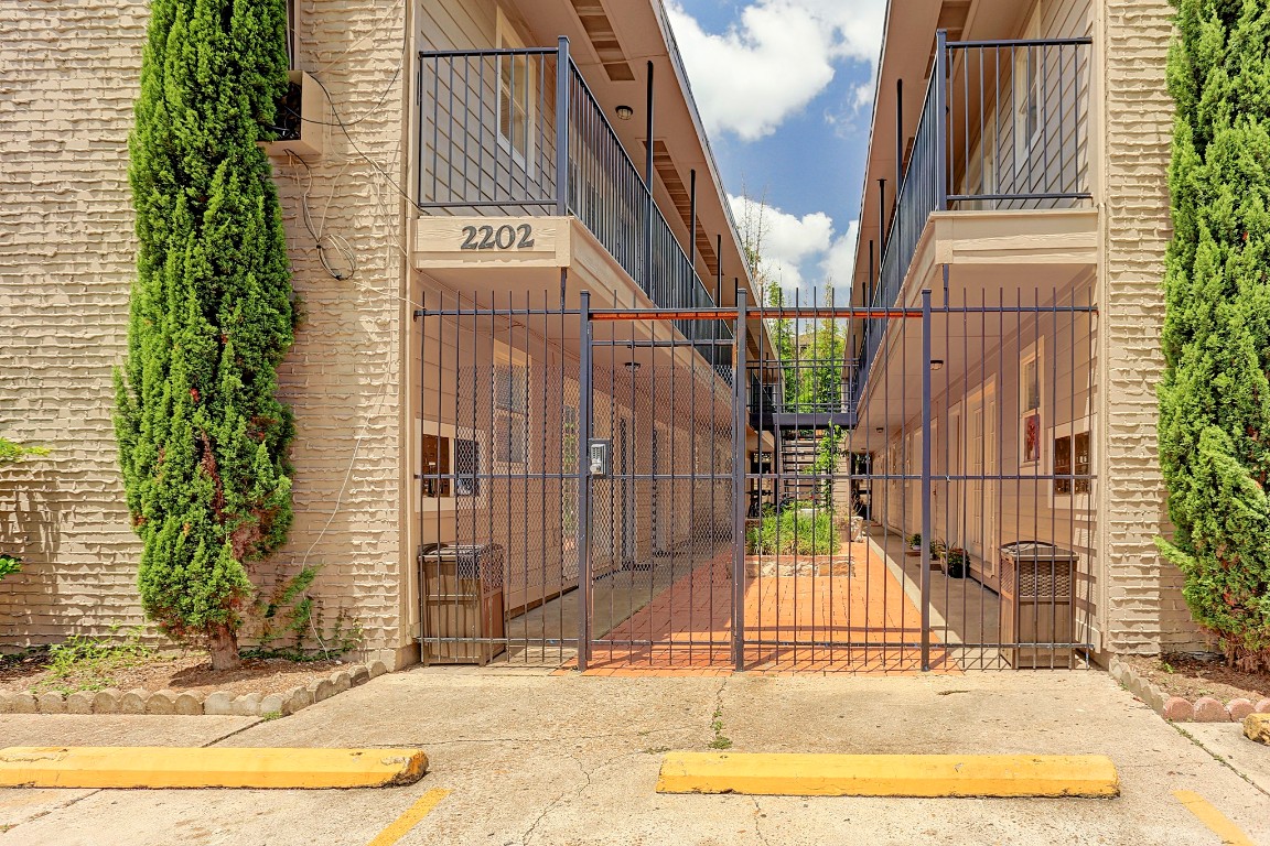 2202 Park Street, Unit 5 Houston, TX 77019 - Photo 8 of 8