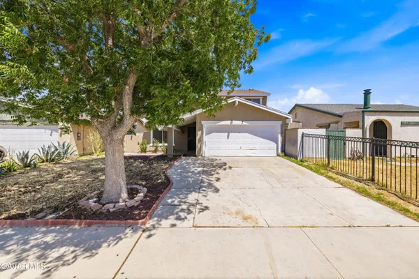 $419,999 | 37642 Cluny Avenue, Palmdale, CA 93550
